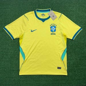 (SÍMBOLO CLARO) Camisa Seleção Brasil I Copa do Mundo 2026 - Amarelo - Masculina Torcedor