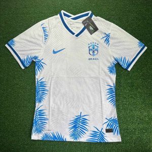 22/23 Seleção Brasil Classic - Jogador - Branca com RELEVO AZUL